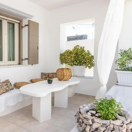 Fouulishouse 3 * Tinos