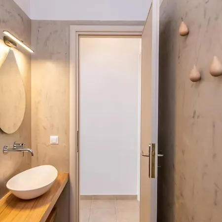 Apartment Fouulishouse 3 *