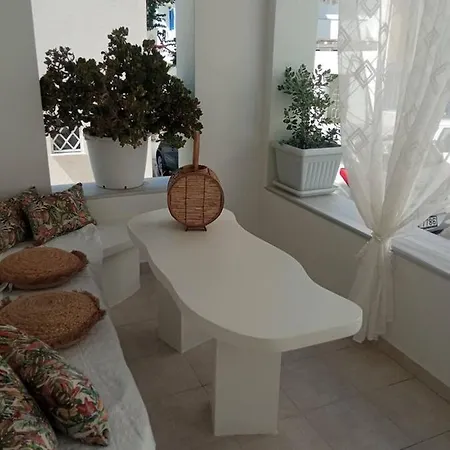 Apartment Fouulishouse 3 Tinos