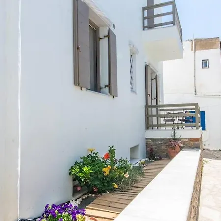 Fouulishouse 3 Apartamento Tínos
