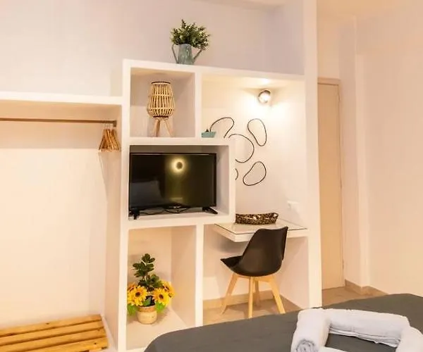 Fouulishouse 3 * Tínos