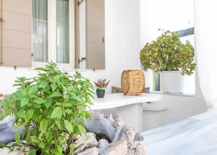 Fouulishouse 3 Tínos